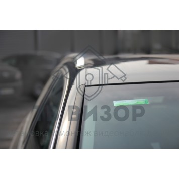 Бесконтактная метка-наклейка
 Confidex Windshield Label UHF-1